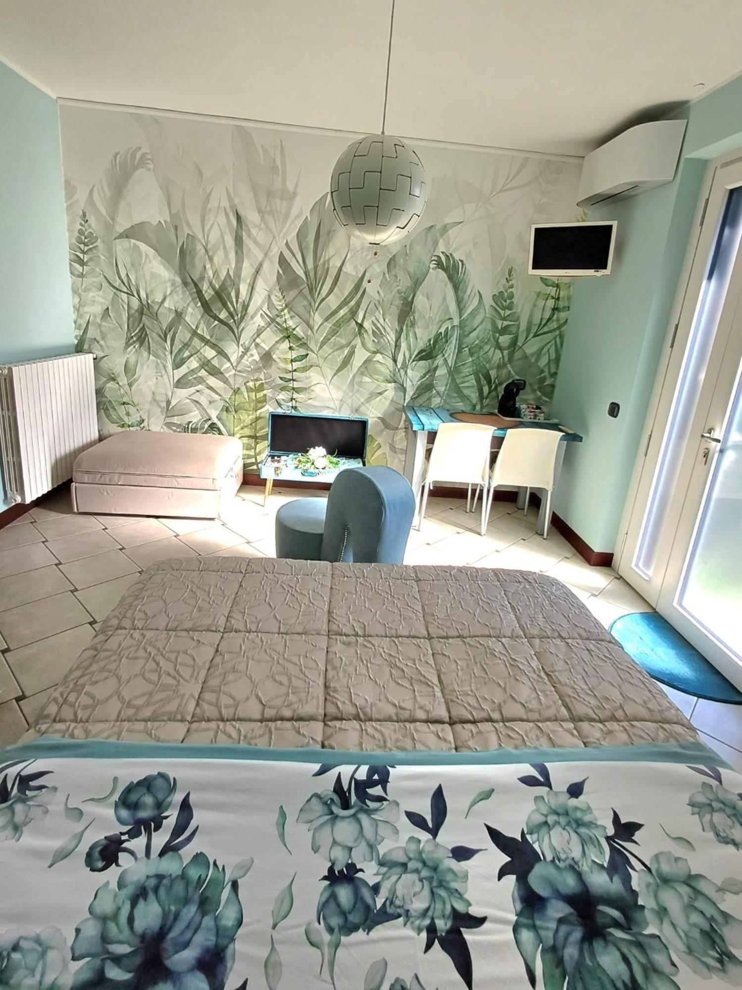 Отель Maryhouse - Ingresso Indipendente Venegono Superiore Экстерьер фото