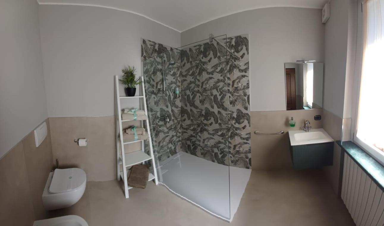 Отель Maryhouse - Ingresso Indipendente Venegono Superiore Экстерьер фото